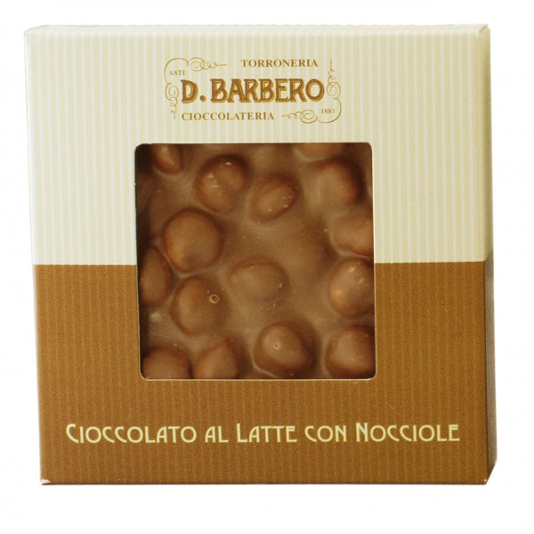 Cioccolato al latte con nocciole